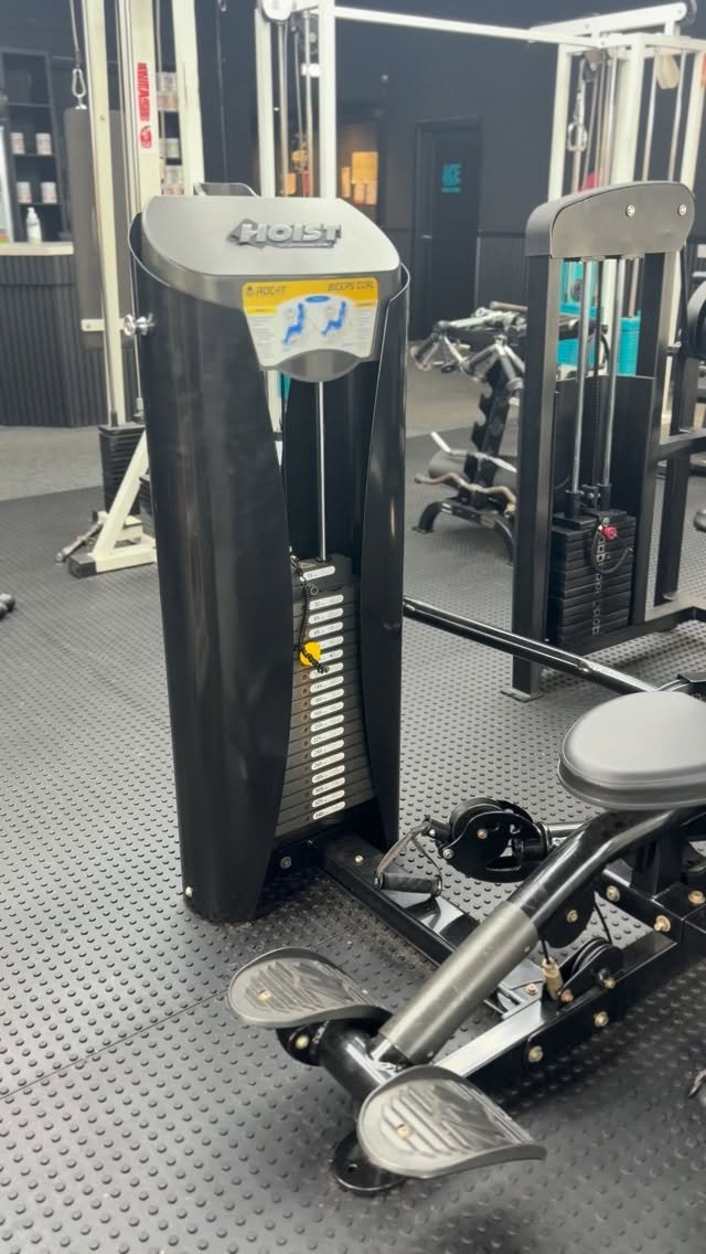 New Hoist ROC-IT bicep curl machine